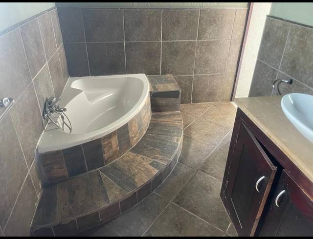 2 BEDROOM PROPERTY TO RENT IN HONEYDEW